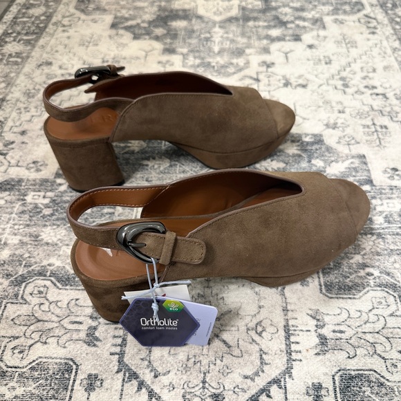 Aerosoles Style Cornelia - Comfortable Women's Platform Sandal In Brown Suede - Picture 4 of 8